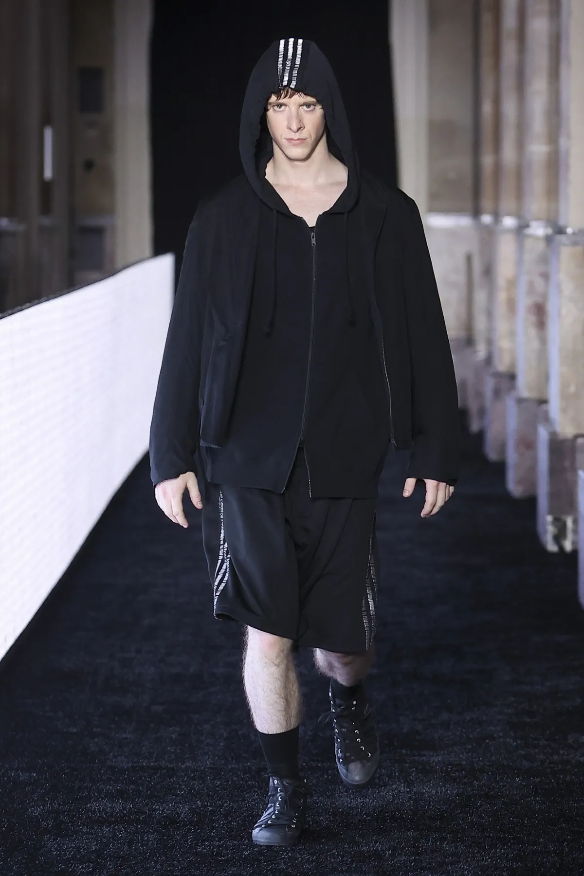 Y 3 Spring Summer 2027 7 Y-3 au printemps 2027, le football comme terrain de tension japonaise