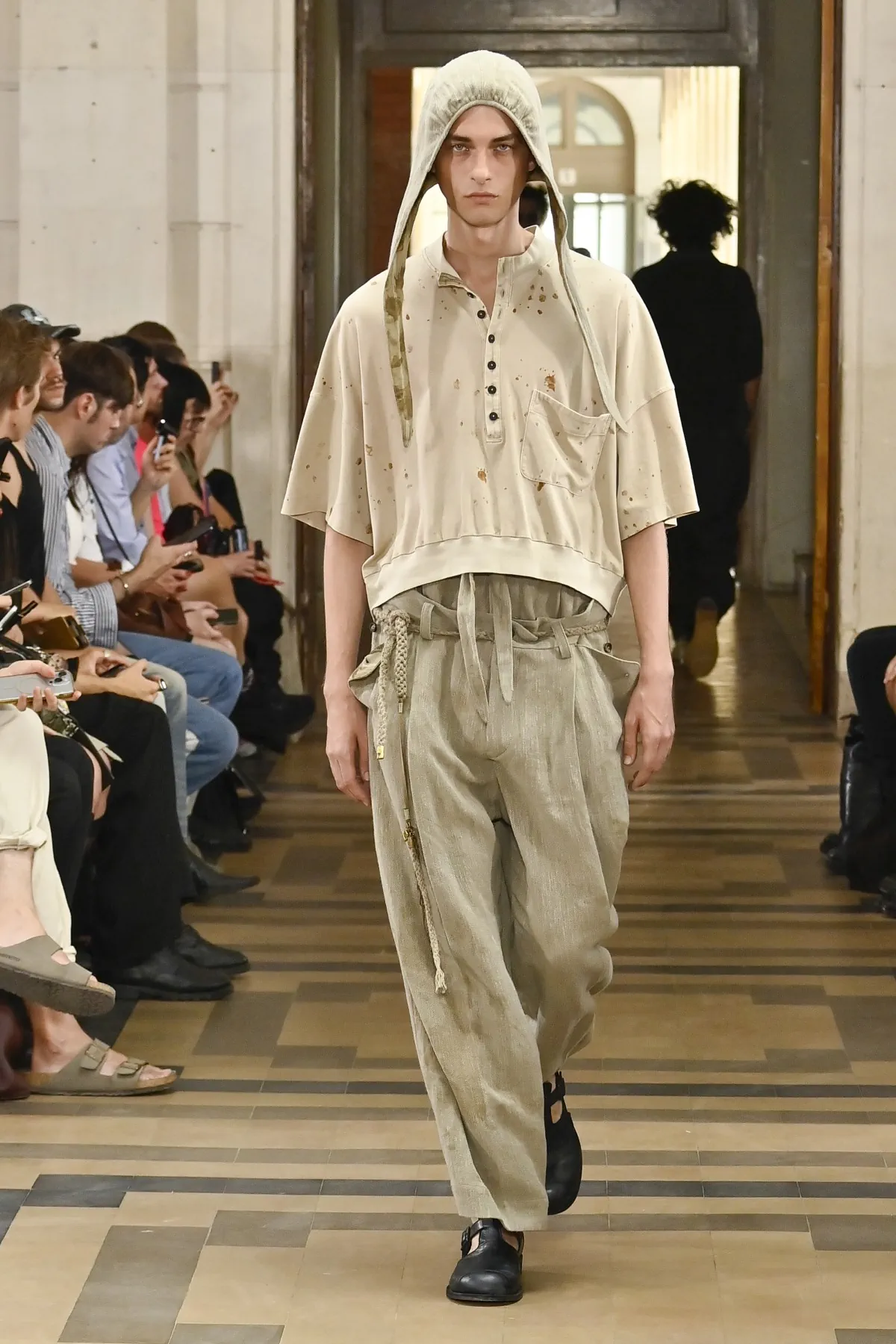 Ziggy Chen Spring Summer 2027 Paris Fashion Week 28 Ziggy Chen, à Paris, imagine un printemps 2027 patiné par le temps