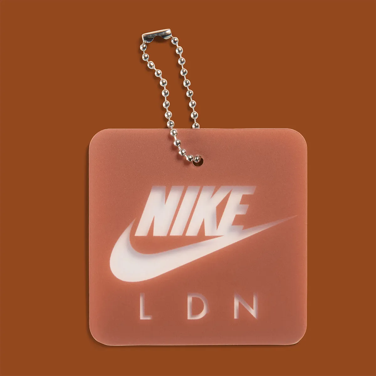 Un peu de brouillard londonien vient réchauffer l'Air Jordan 4