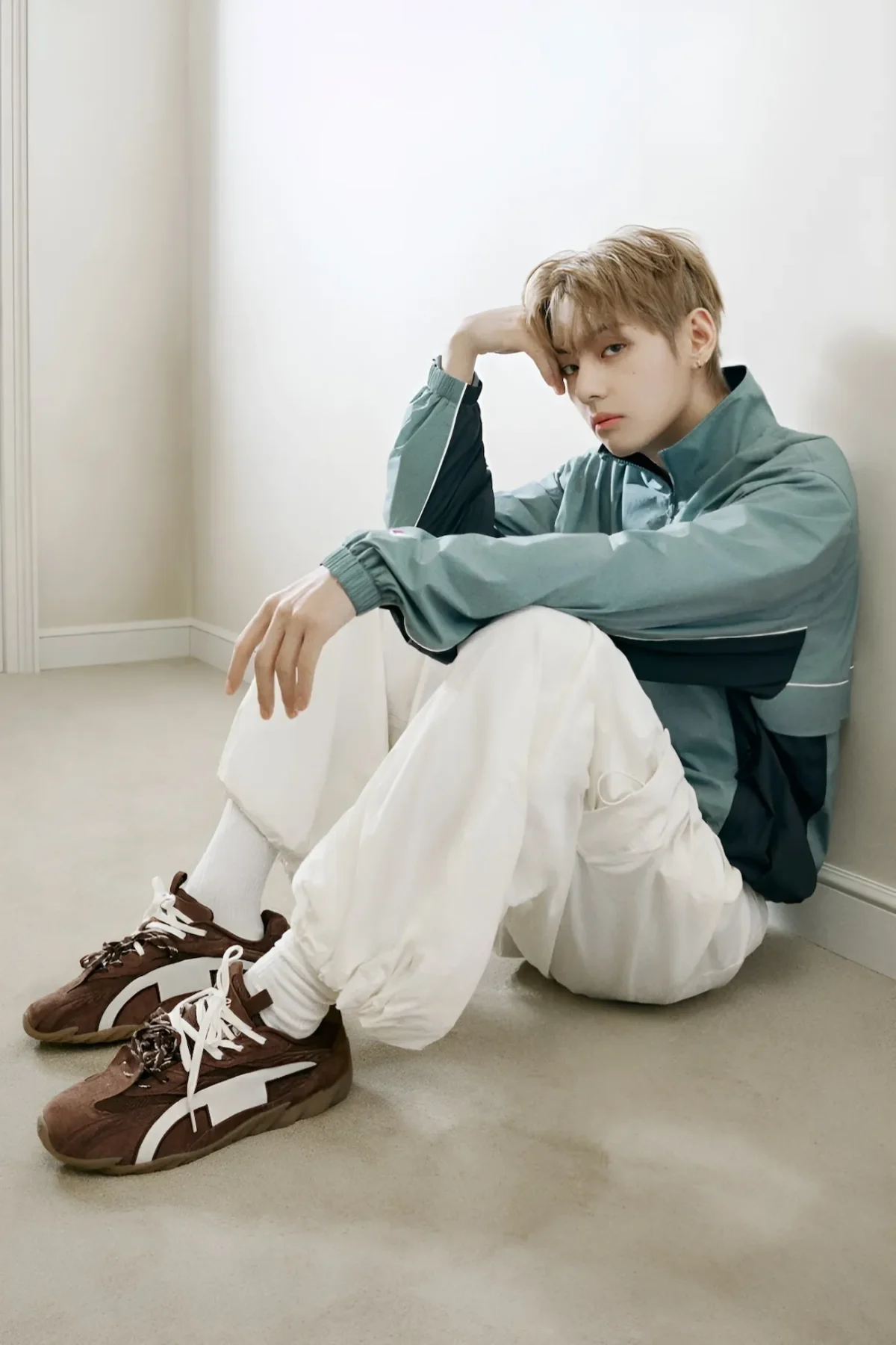 Champion habille V de BTS pour sa campagne « True Champion »
