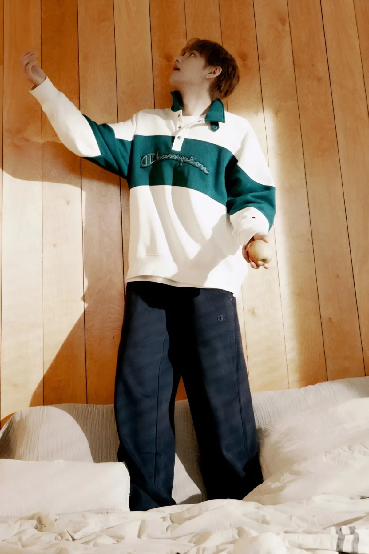 Champion habille V de BTS pour sa campagne « True Champion »