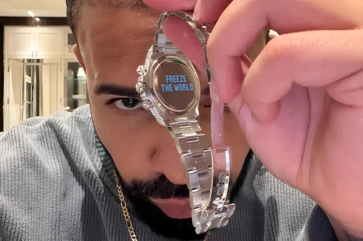 Drake x Rolex Oyster Perpetual Cosmograph Daytona Ice Gradient 1 Rolex offre à Drake une Daytona « Ice Gradient » unique au monde pour couronner son record Billboard