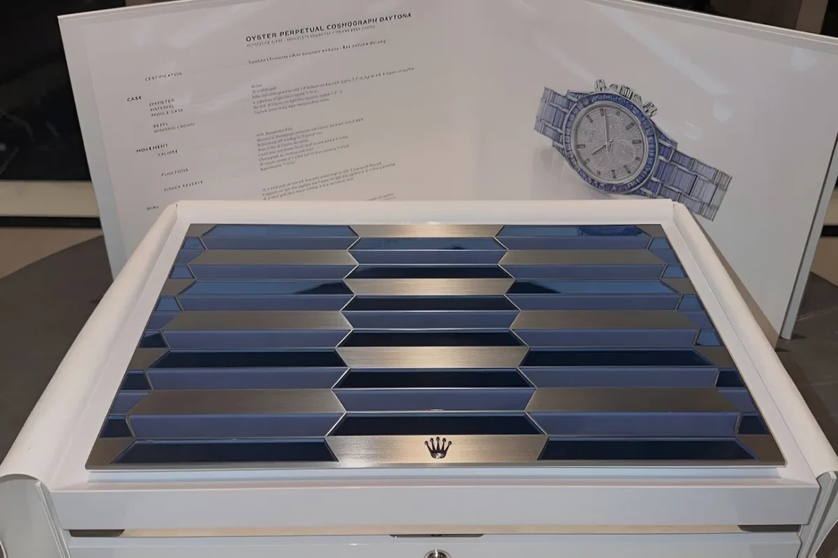 Drake x Rolex Oyster Perpetual Cosmograph Daytona Ice Gradient 4 Rolex offre à Drake une Daytona « Ice Gradient » unique au monde pour couronner son record Billboard