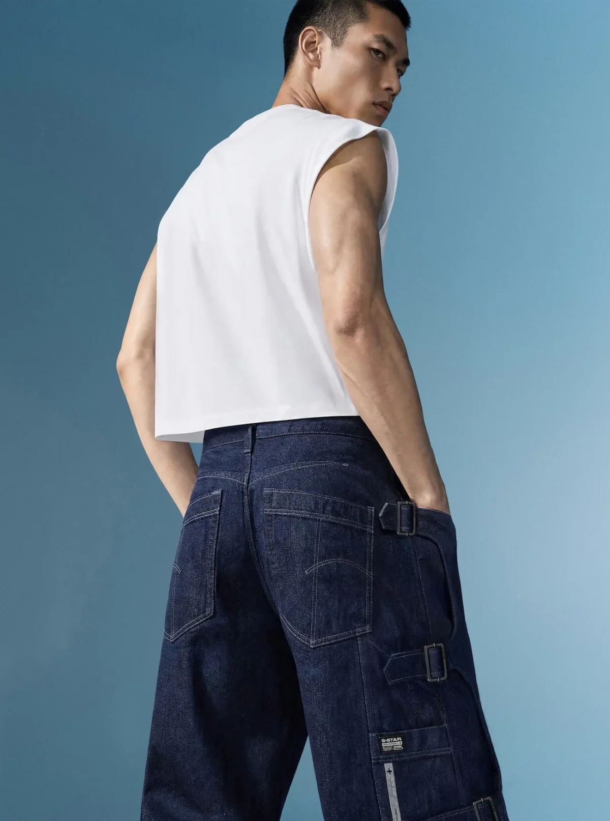 Quand G-STAR ouvre son denim à TOMBOGO, le vêtement devient armure
