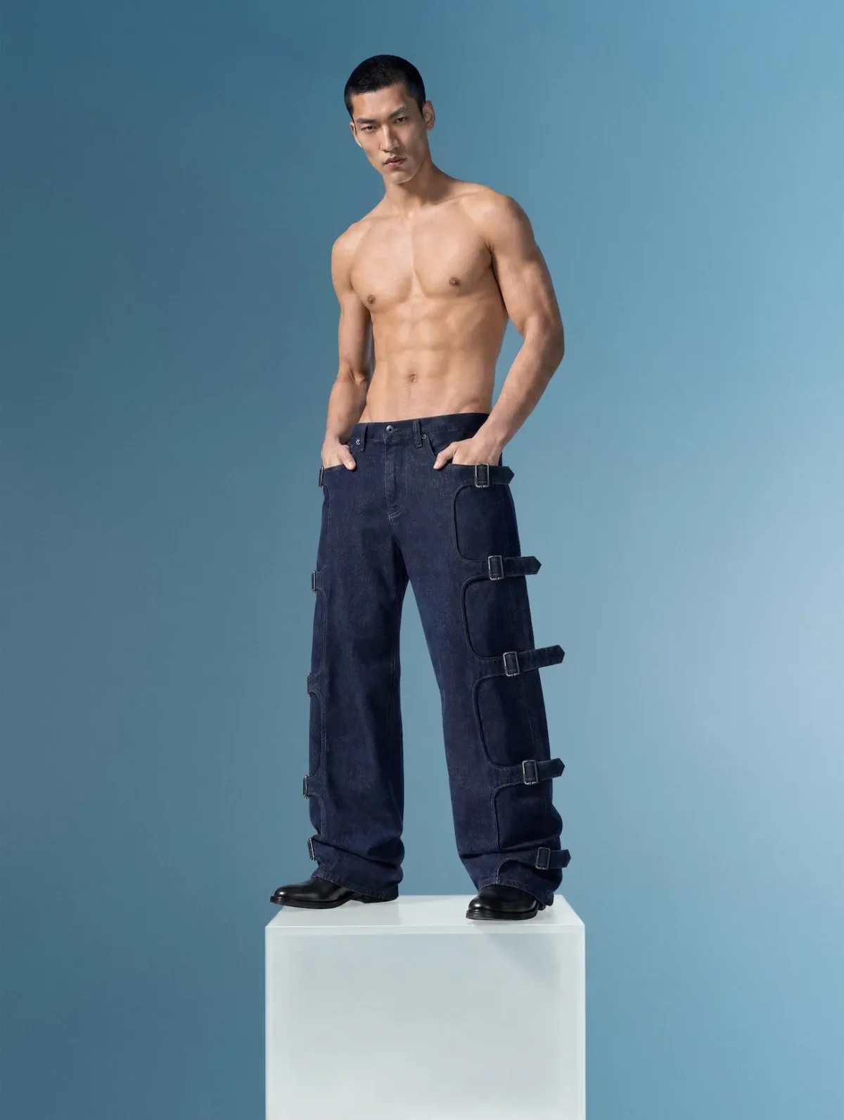 Quand G-STAR ouvre son denim à TOMBOGO, le vêtement devient armure