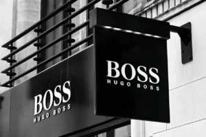 HUGO BOSS vend moins, gagne en marge et joue son avenir face à Frasers