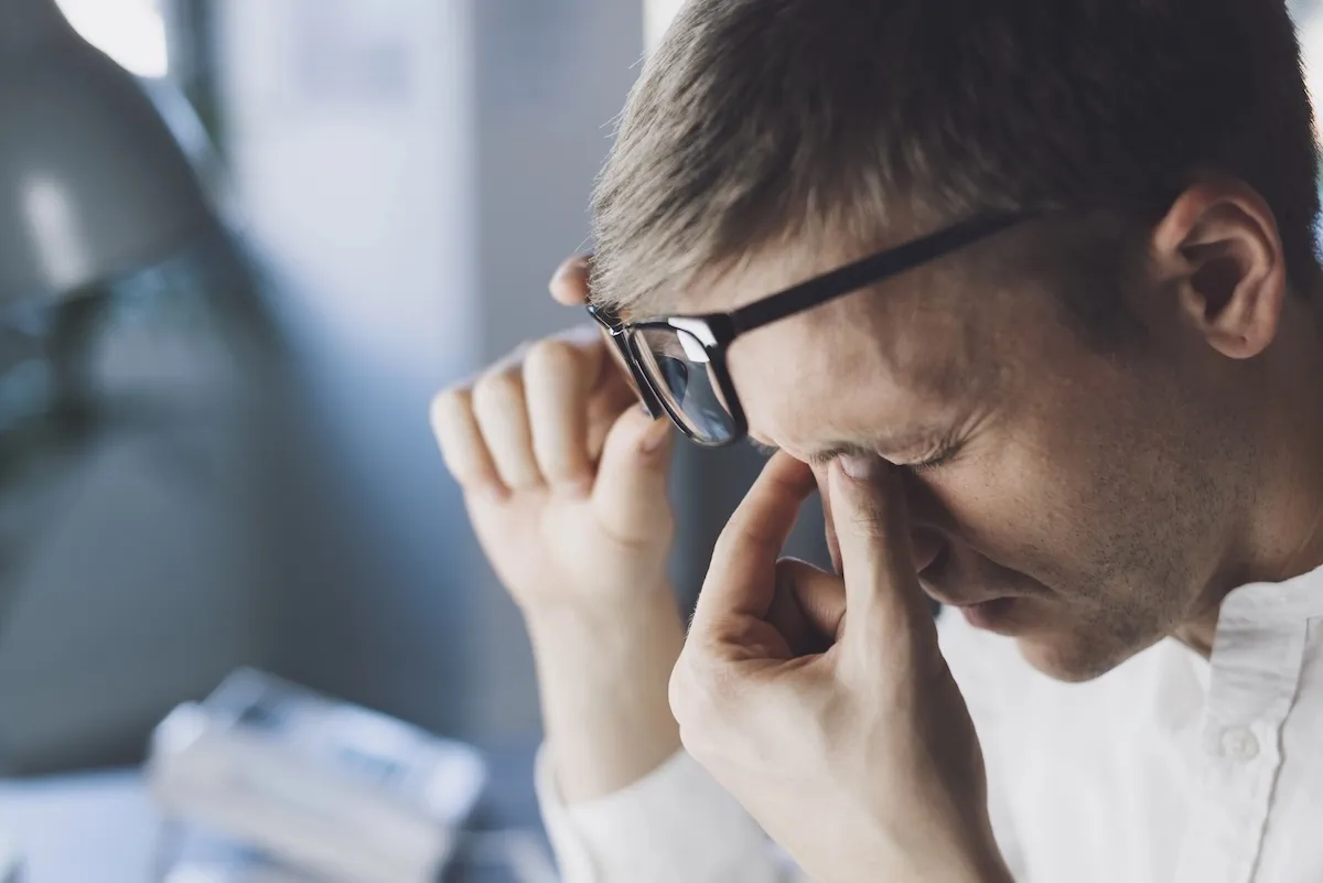 Mal aux yeux Eclipse 1 J'ai mal aux yeux après l'éclipse, est-ce normal ?