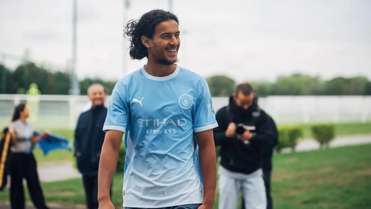 Manchester City boucle le transfert dAyyoub Bouaddi 1 Manchester City fait d'Ayyoub Bouaddi, 18 ans, le transfert le plus cher de l'histoire du foot français en déboursant 100 millions d'euros