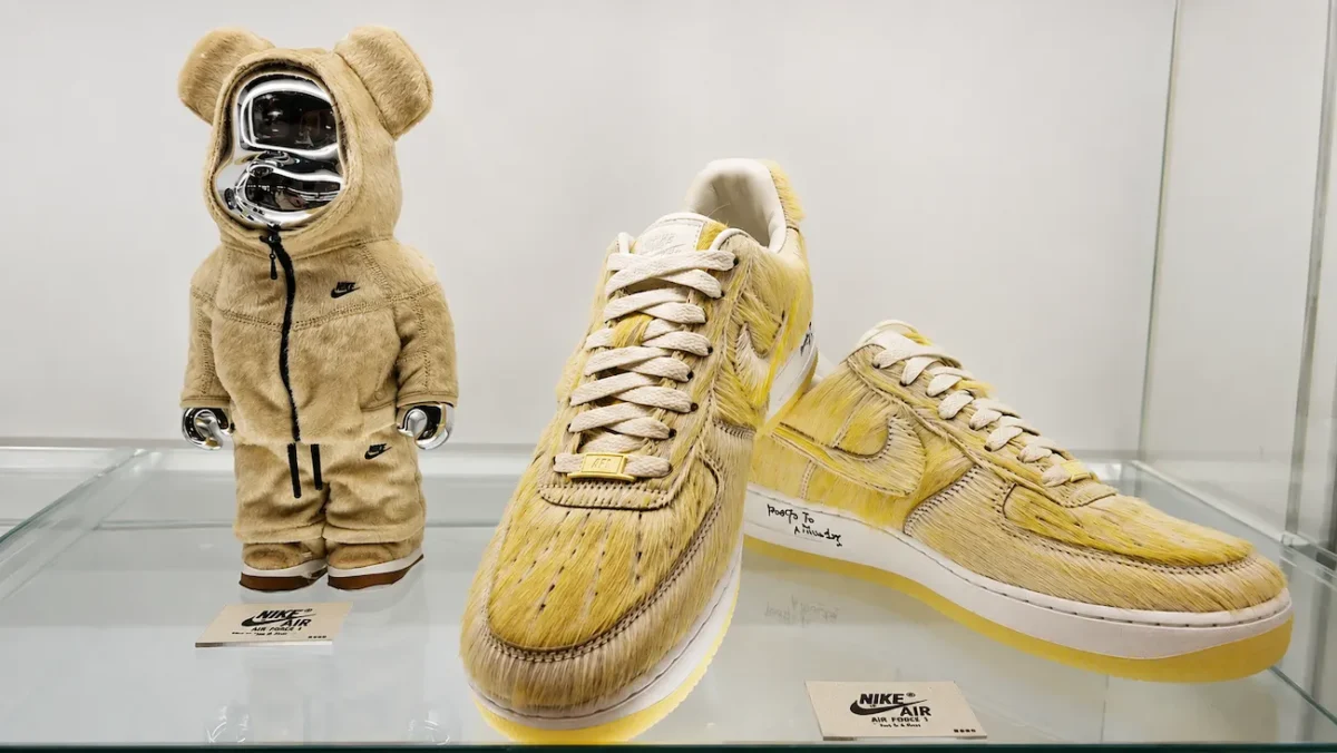 Medicom Toy x Nike Air Force 1 Low 30th Anniversary 0 Medicom Toy réveille son Air Force 1 Low en pony hair après cinq ans de silence