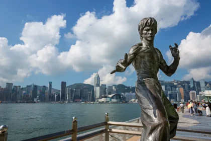Un manuel de kung-fu annoté par Bruce Lee a refait surface lors d'une vente aux enchères