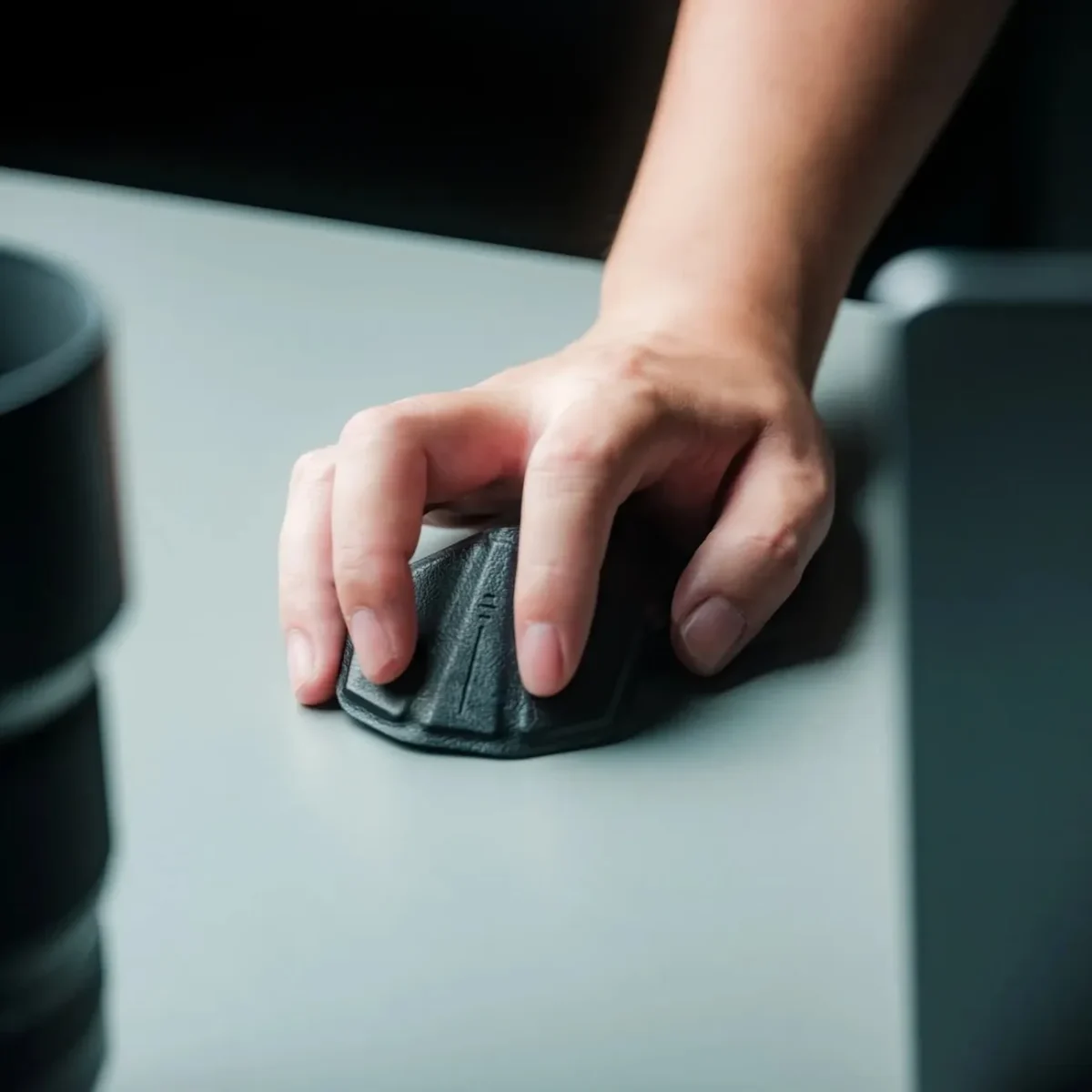La souris pliable OrigamiSwift tient trois mois sur une seule charge et prouve que la lenteur peut redevenir un argument de vente