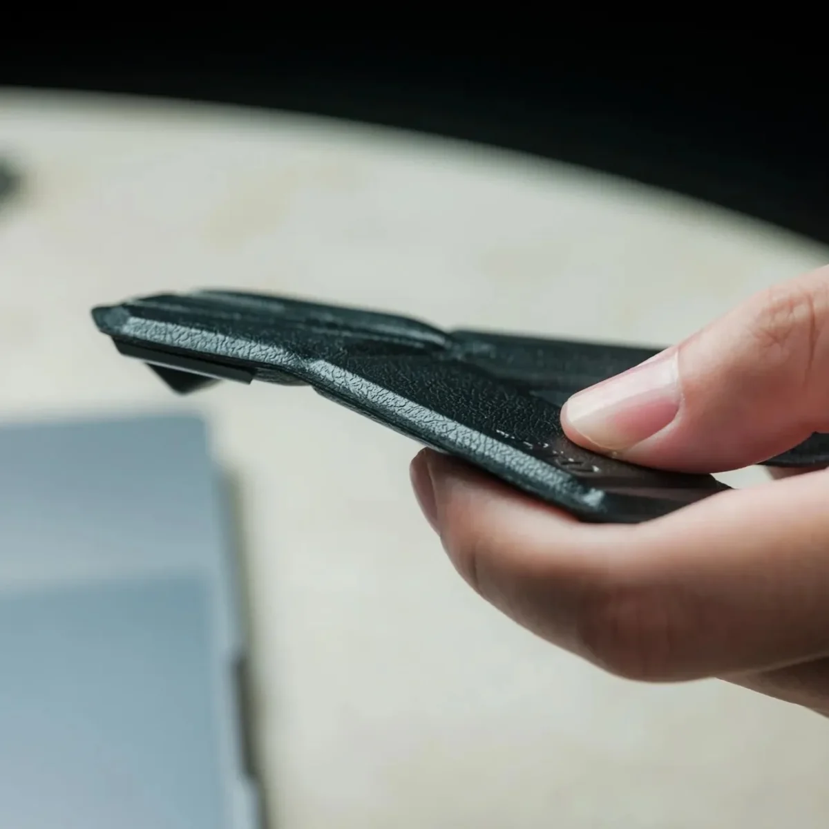 La souris pliable OrigamiSwift tient trois mois sur une seule charge et prouve que la lenteur peut redevenir un argument de vente
