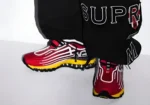 Supreme réveille l'Air Max 2000, une silhouette que même Nike semblait avoir oubliée