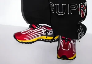 Supreme réveille l'Air Max 2000, une silhouette que même Nike semblait avoir oubliée