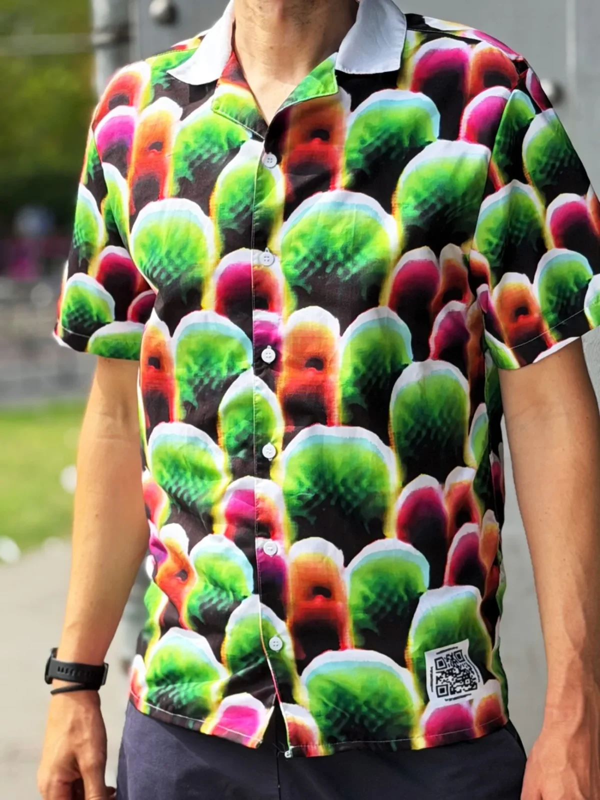 T shirt Digital Camouflage de Simon Weckert 3 Le designer berlinois Simon Weckert invente le t-shirt de camouflage qui rend invisible aux caméras IA