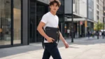 L’été 2026 où les hommes se sont enfin emparés du sac à main