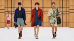 Burberry printemps 2027, l’imperfection selon Celia Birtwell
