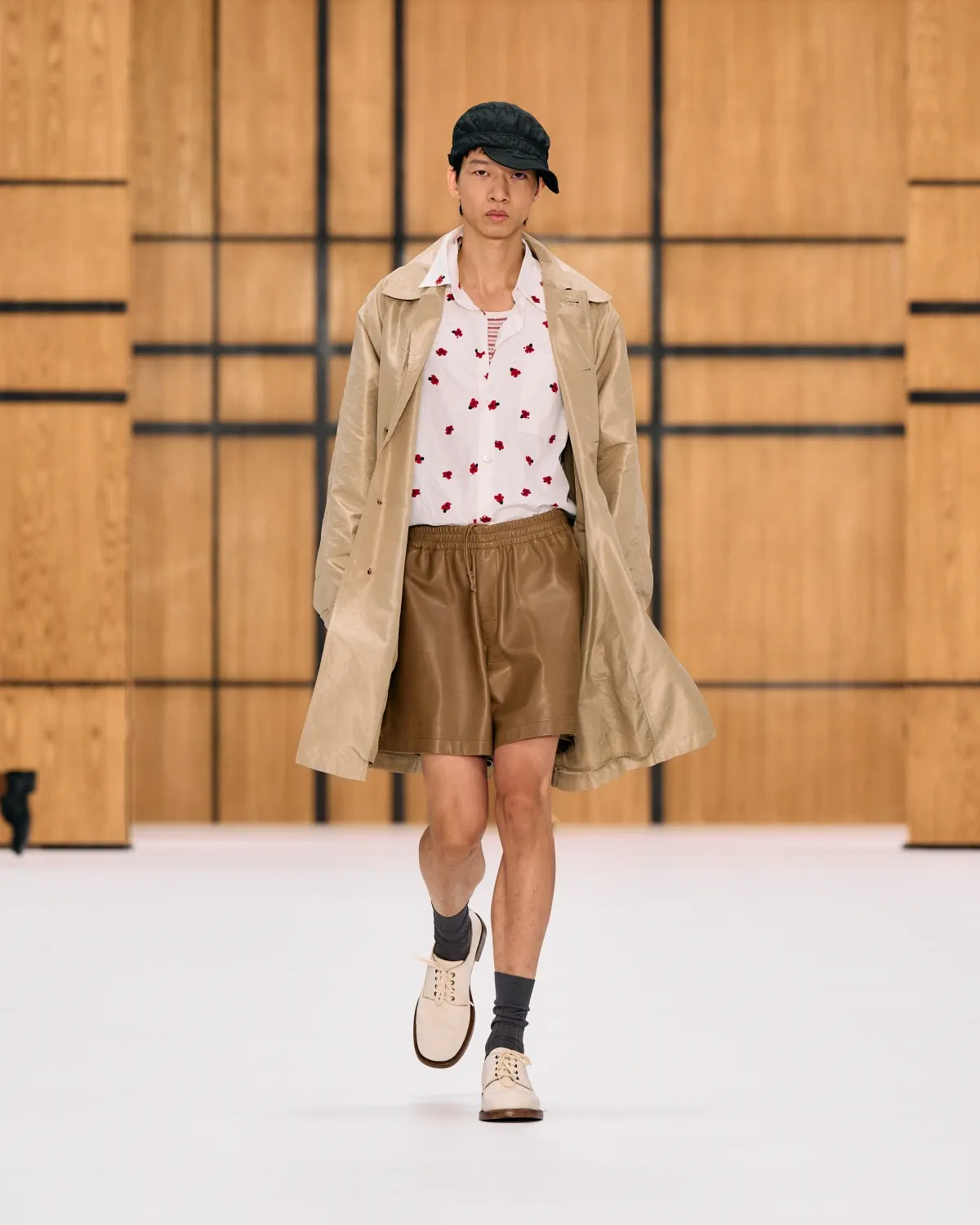 Burberry Spring Summer 2027 London Fashion Week 2 Burberry printemps 2027, l’imperfection selon Celia Birtwell