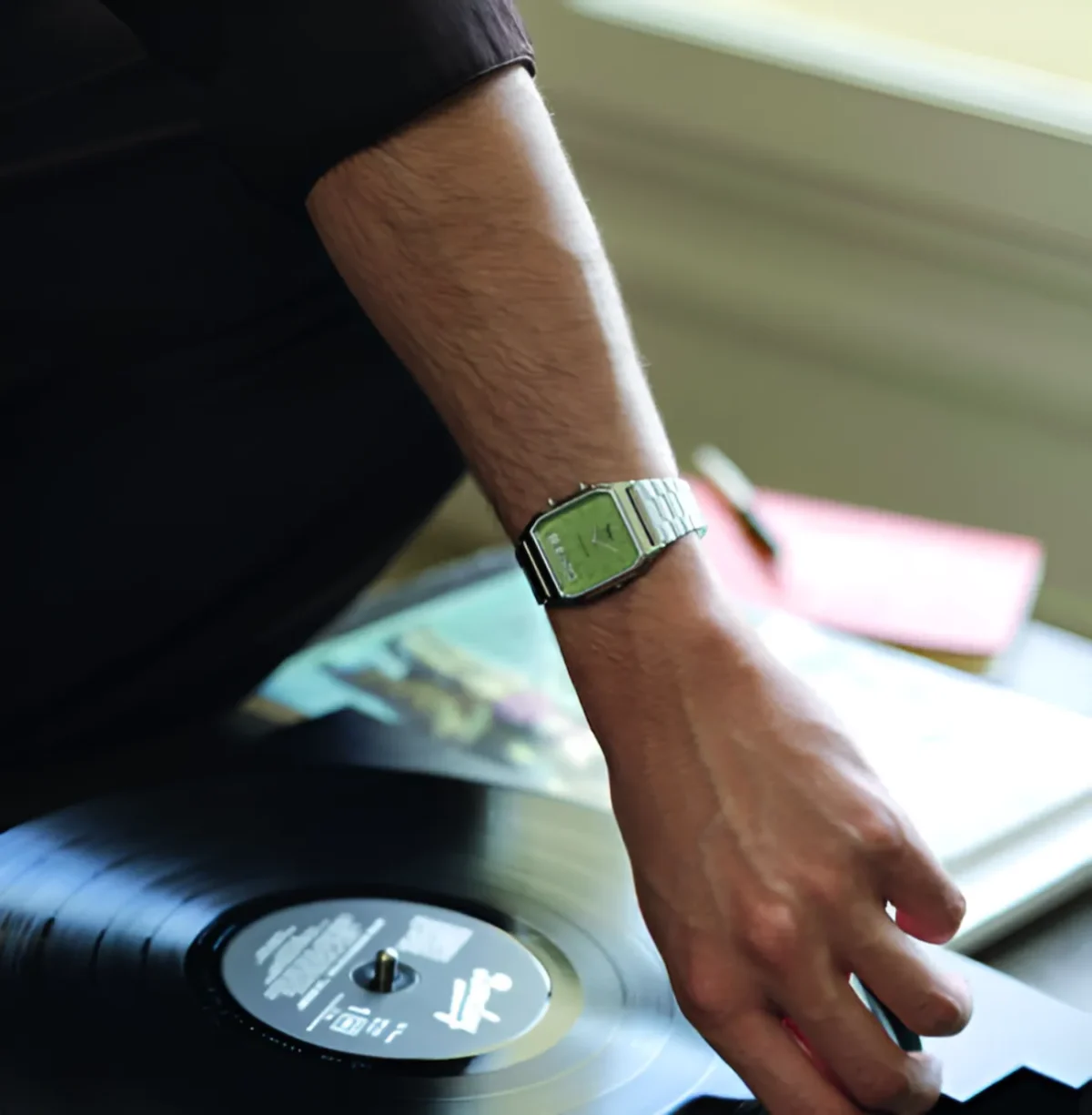 CASIO et Café Kitsuné remettent l'horlogerie japonaise au vert matcha