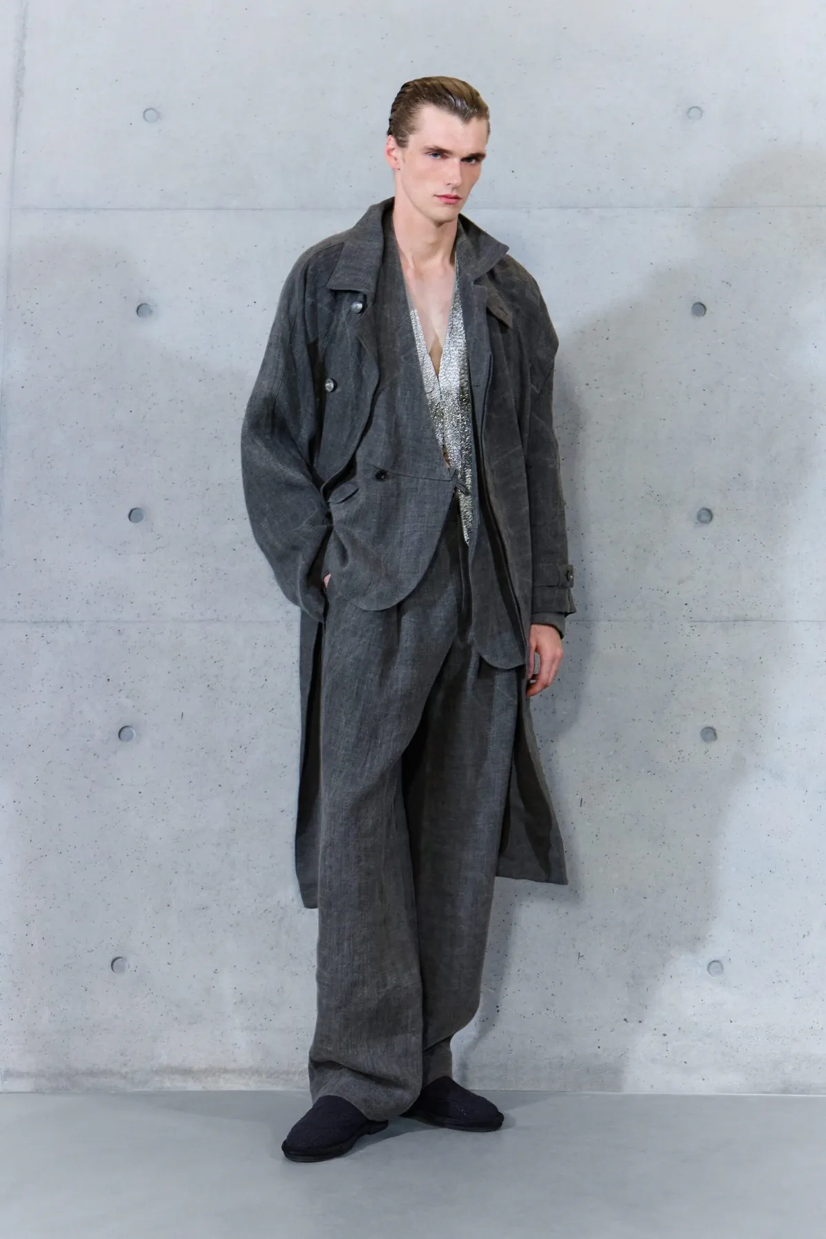 Emporio Armani referme un cycle avec une collection printemps 2027 empreinte de souvenirs