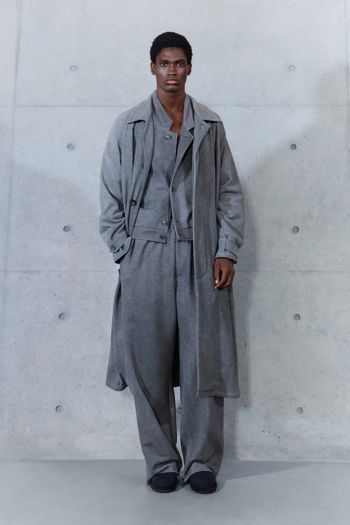 Emporio Armani referme un cycle avec une collection printemps 2027 empreinte de souvenirs
