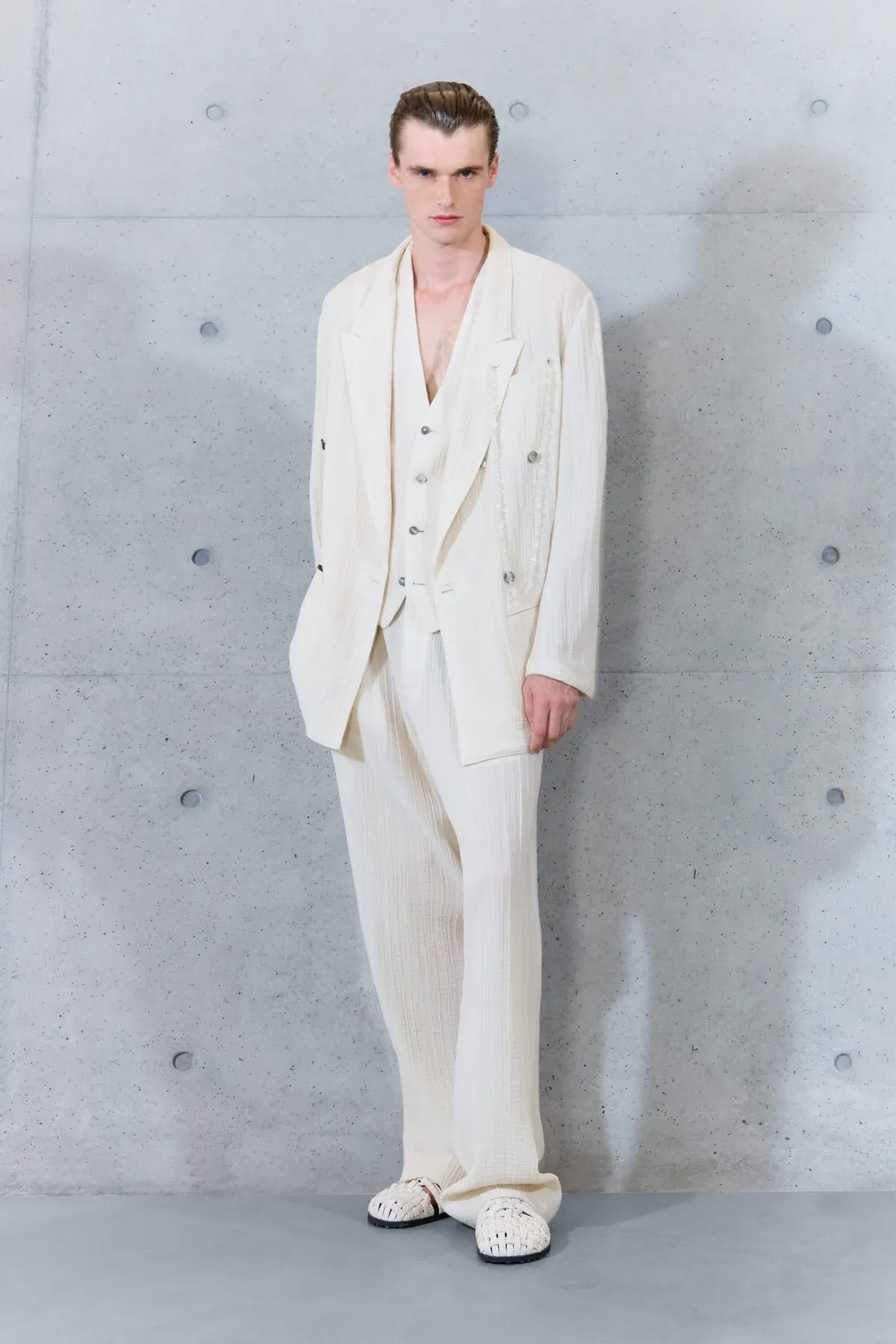 Emporio Armani referme un cycle avec une collection printemps 2027 empreinte de souvenirs