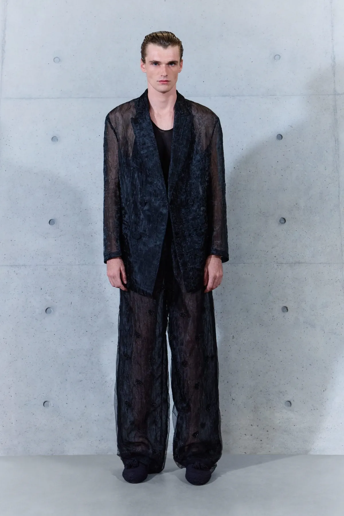 Emporio Armani referme un cycle avec une collection printemps 2027 empreinte de souvenirs