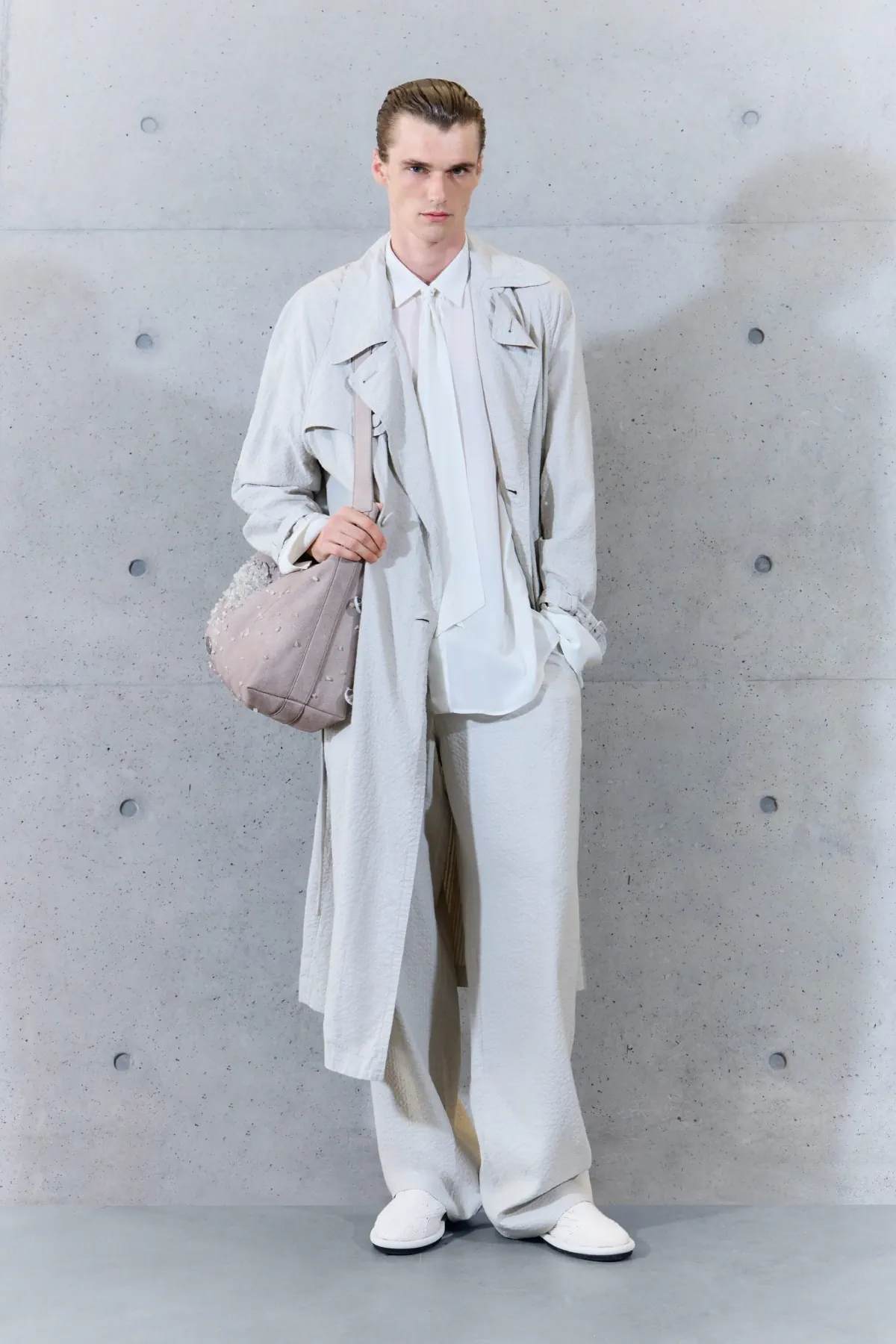 Emporio Armani referme un cycle avec une collection printemps 2027 empreinte de souvenirs