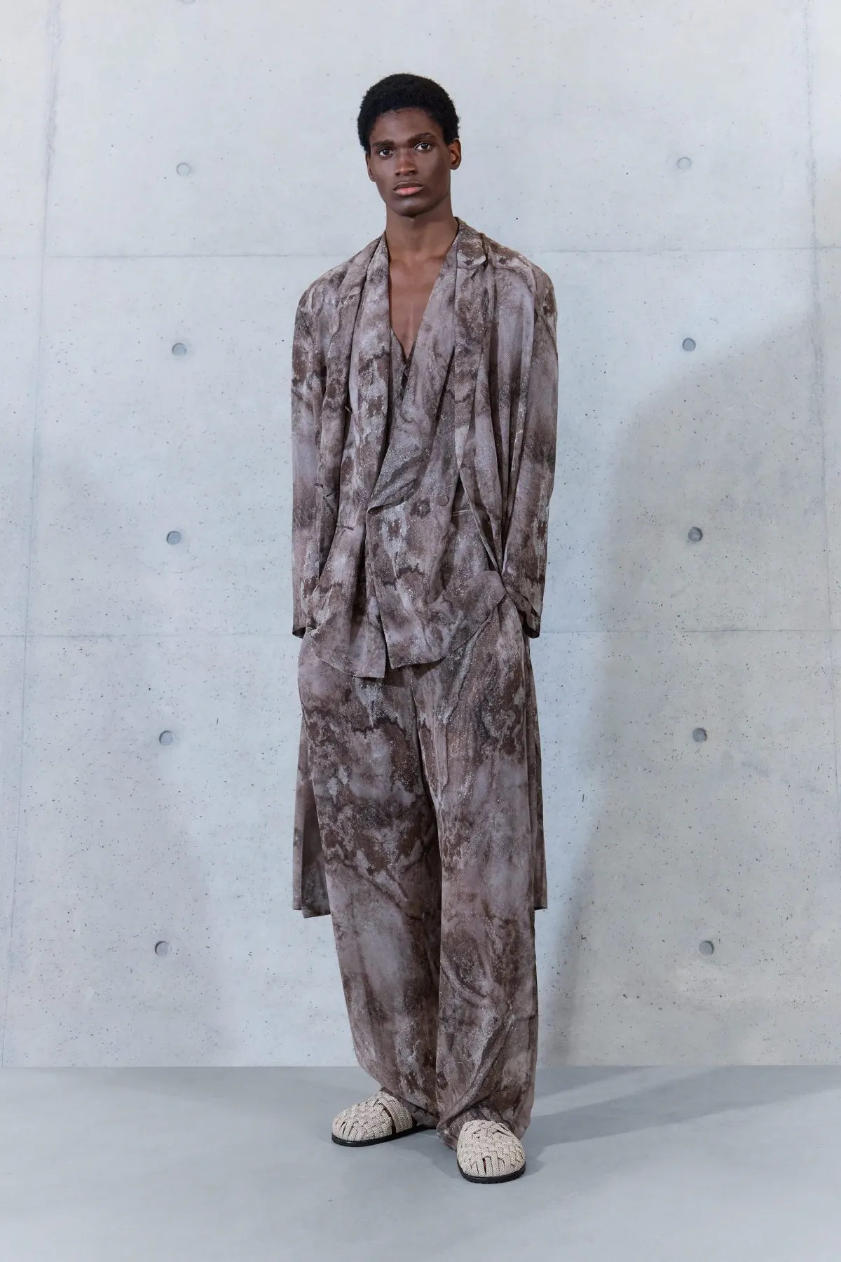 Emporio Armani referme un cycle avec une collection printemps 2027 empreinte de souvenirs
