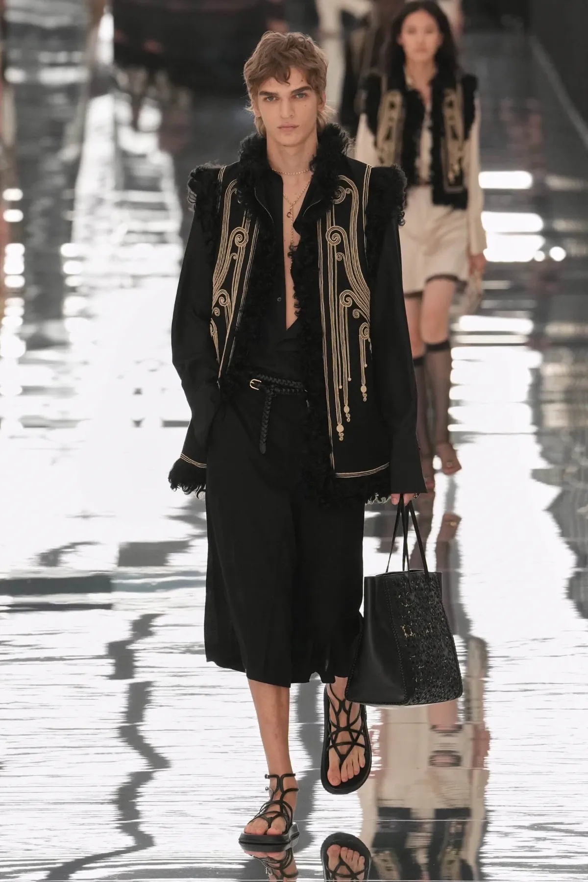 Fendi rhabille l'homme en creux dans sa collection printemps 2027