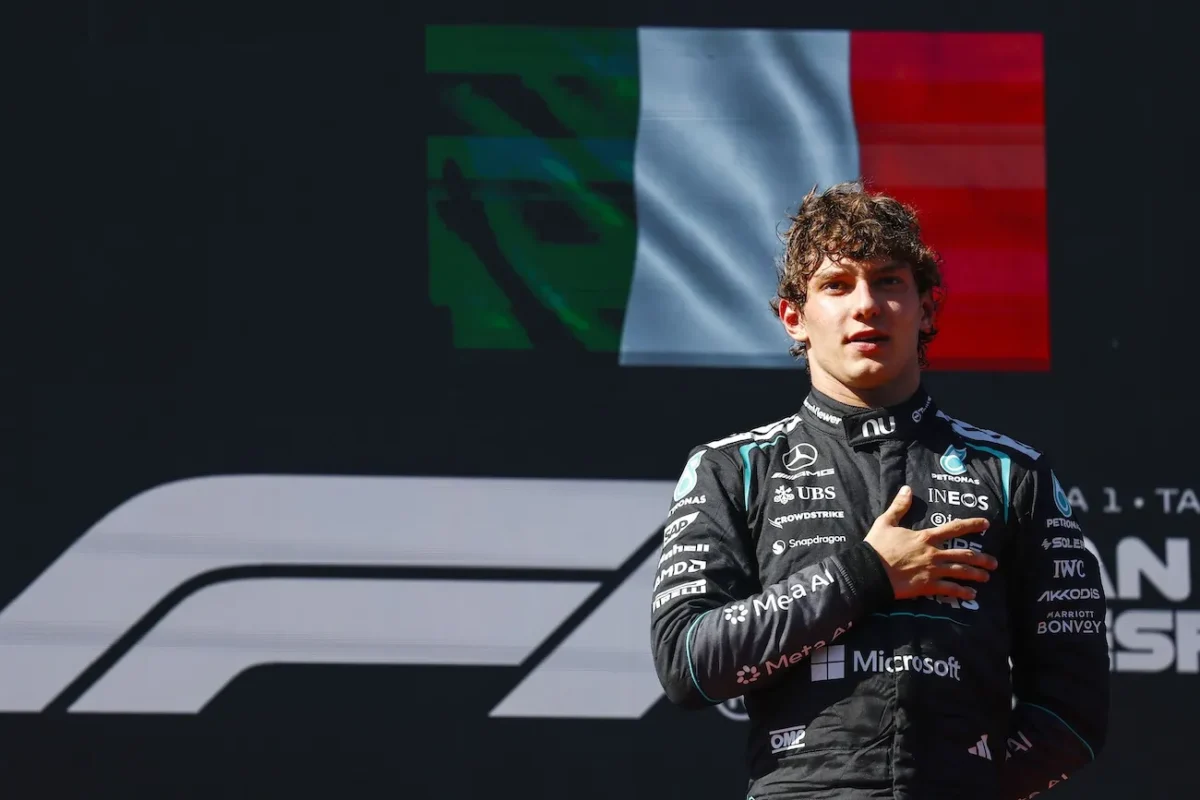 Formule 1 Grand Prix dEspagne Victoire de Kimi Antonelli 1 Kimi Antonelli n'a plus besoin de miracle pour gagner, et c'est ce qui inquiète le paddock