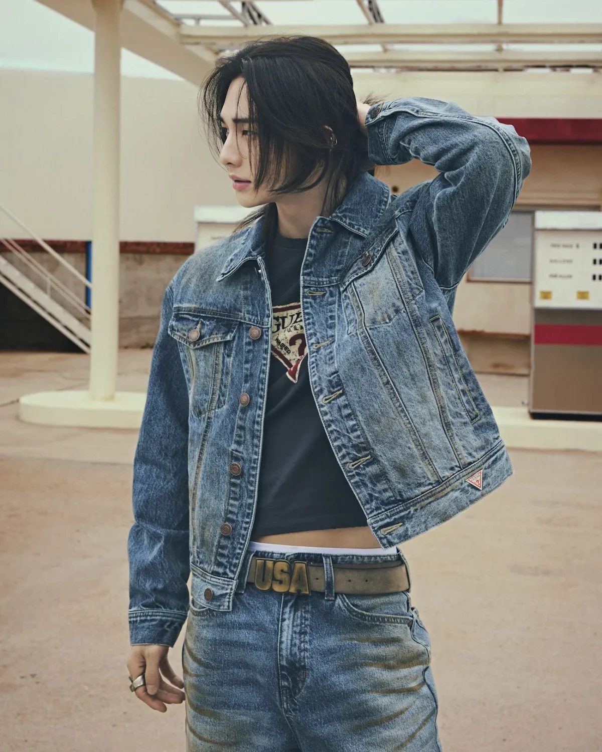 GUESS Campagne Automne 2026 x Hyunjin de Stray Kids 1 Avec Hyunjin de Stray Kids, GUESS rejoue son mythe californien pour l'automne 2026