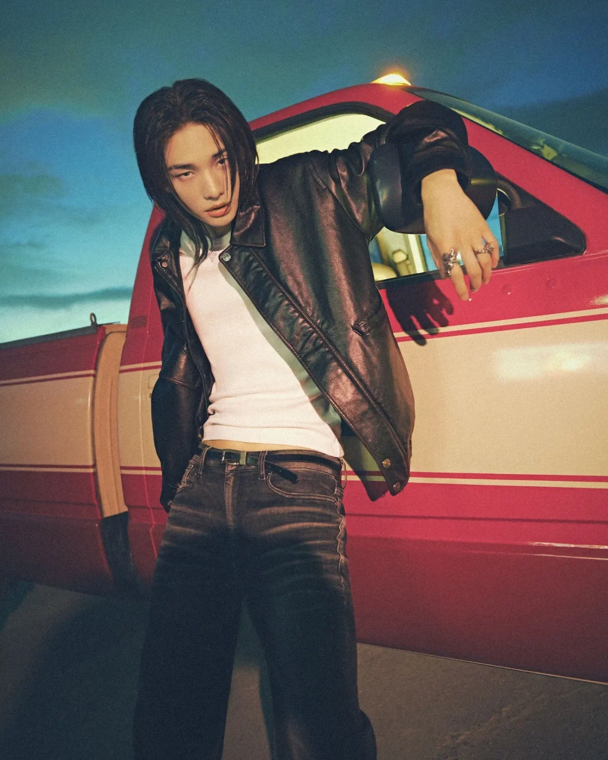 GUESS Campagne Automne 2026 x Hyunjin de Stray Kids 4 Avec Hyunjin de Stray Kids, GUESS rejoue son mythe californien pour l'automne 2026