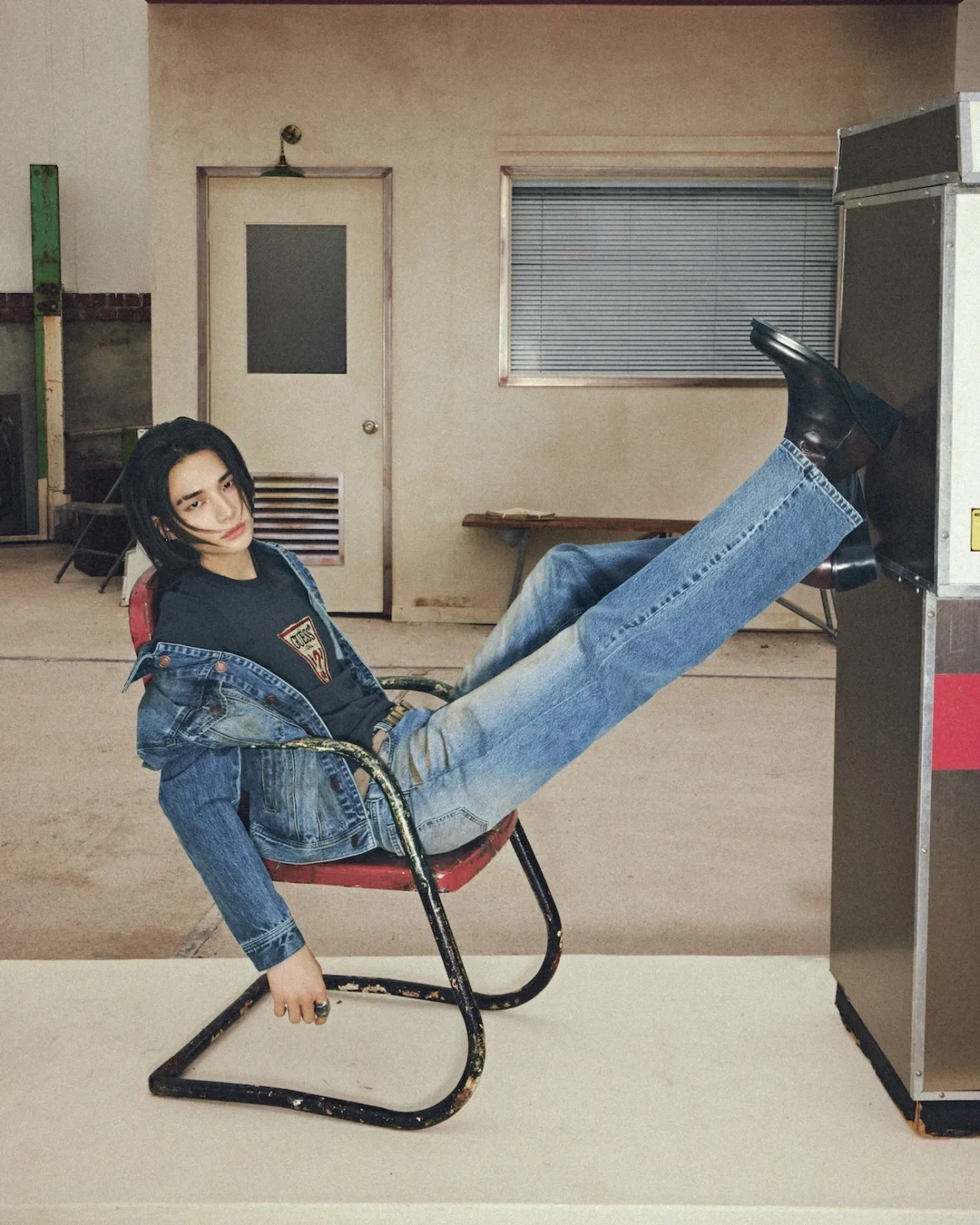 GUESS Campagne Automne 2026 x Hyunjin de Stray Kids 5 Avec Hyunjin de Stray Kids, GUESS rejoue son mythe californien pour l'automne 2026