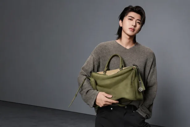 Grotto, le cuir comme déclaration : Cai Xukun devient le visage de vingt-cinq ans de différence