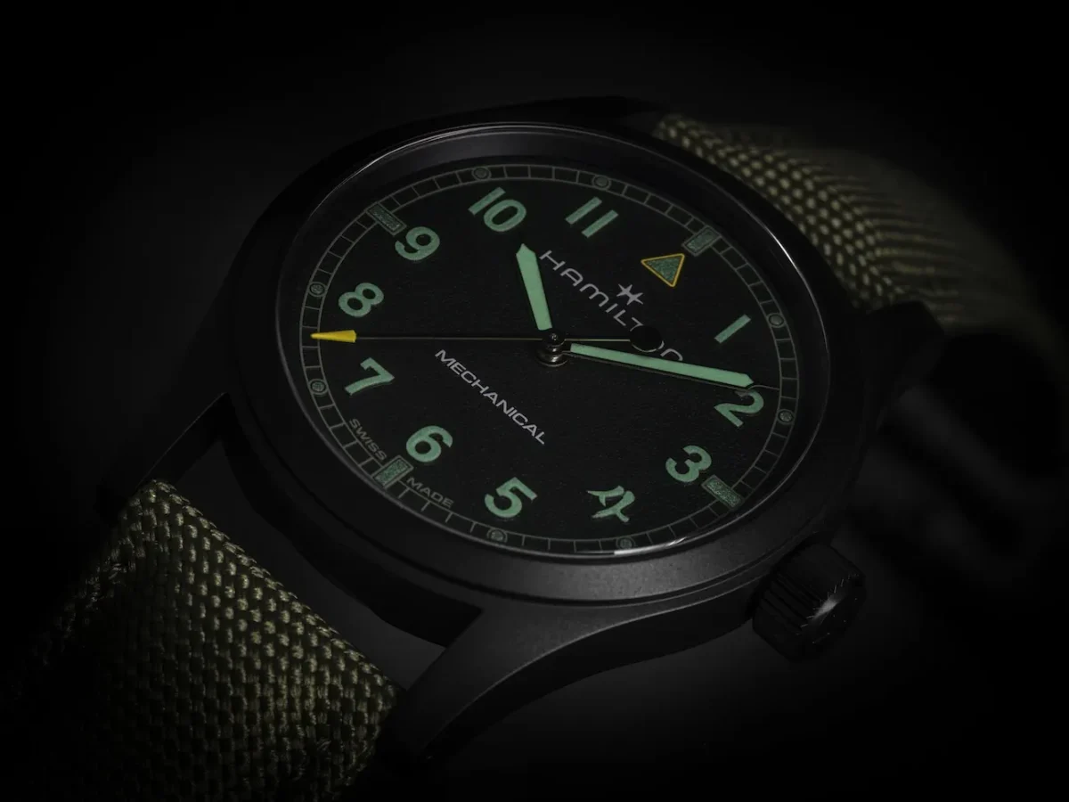 Hamilton x Call of Duty Modern Warfare 4 5 Hamilton rhabille le capitaine Price pour pour Call of Duty: Modern Warfare 4
