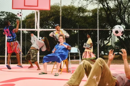 Havaianas et KidSuper font du futebol arte un objet de mode