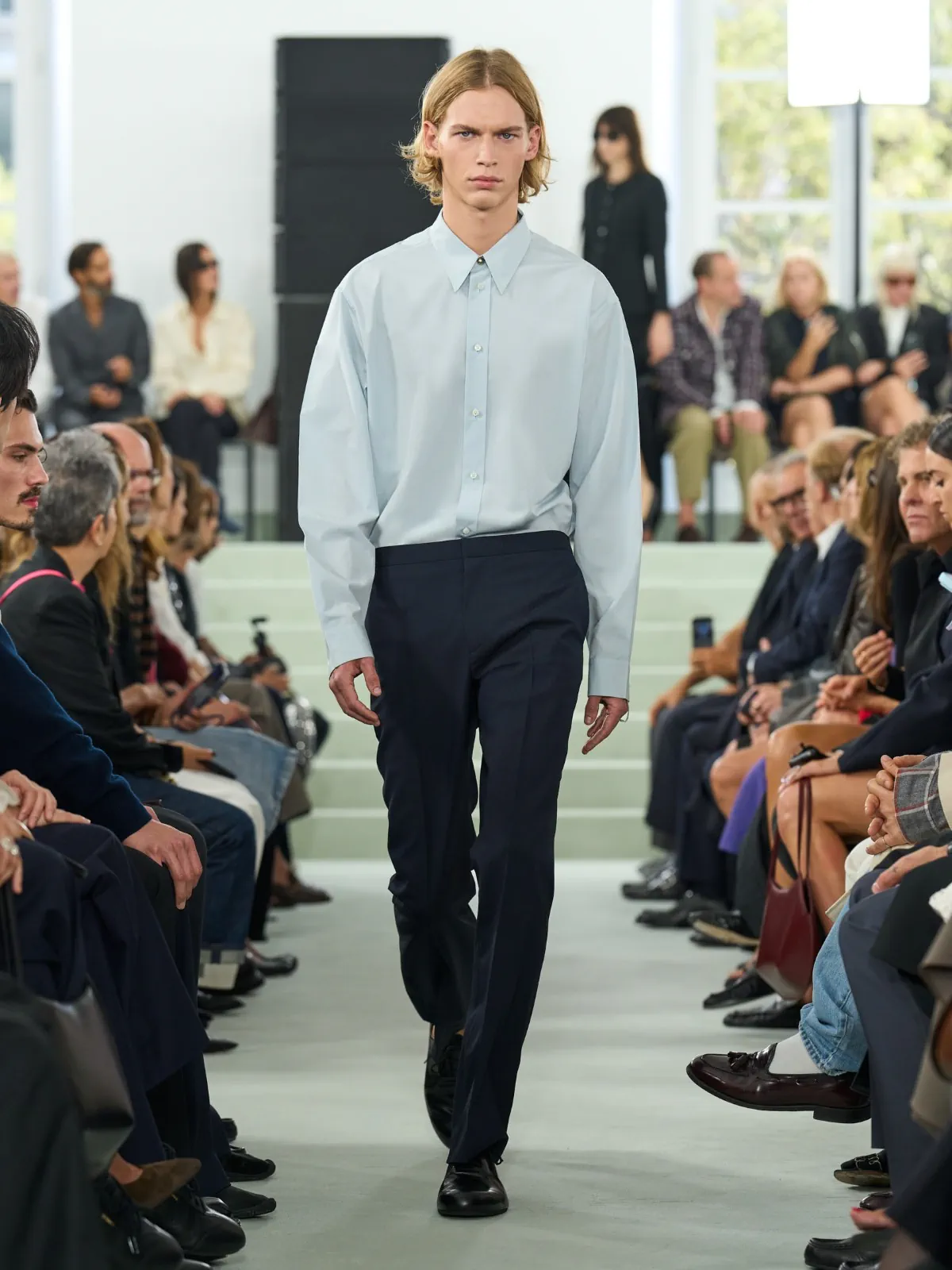 Pour le printemps 2027 de Jil Sander, Simone Bellotti fissure la perfection