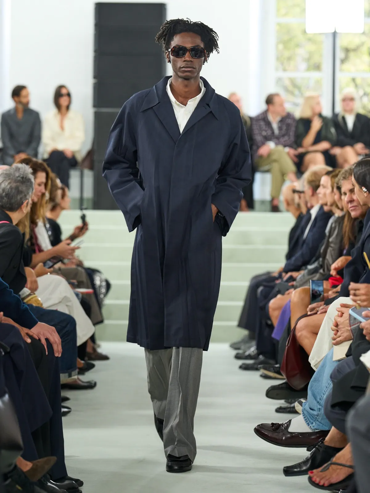 Pour le printemps 2027 de Jil Sander, Simone Bellotti fissure la perfection