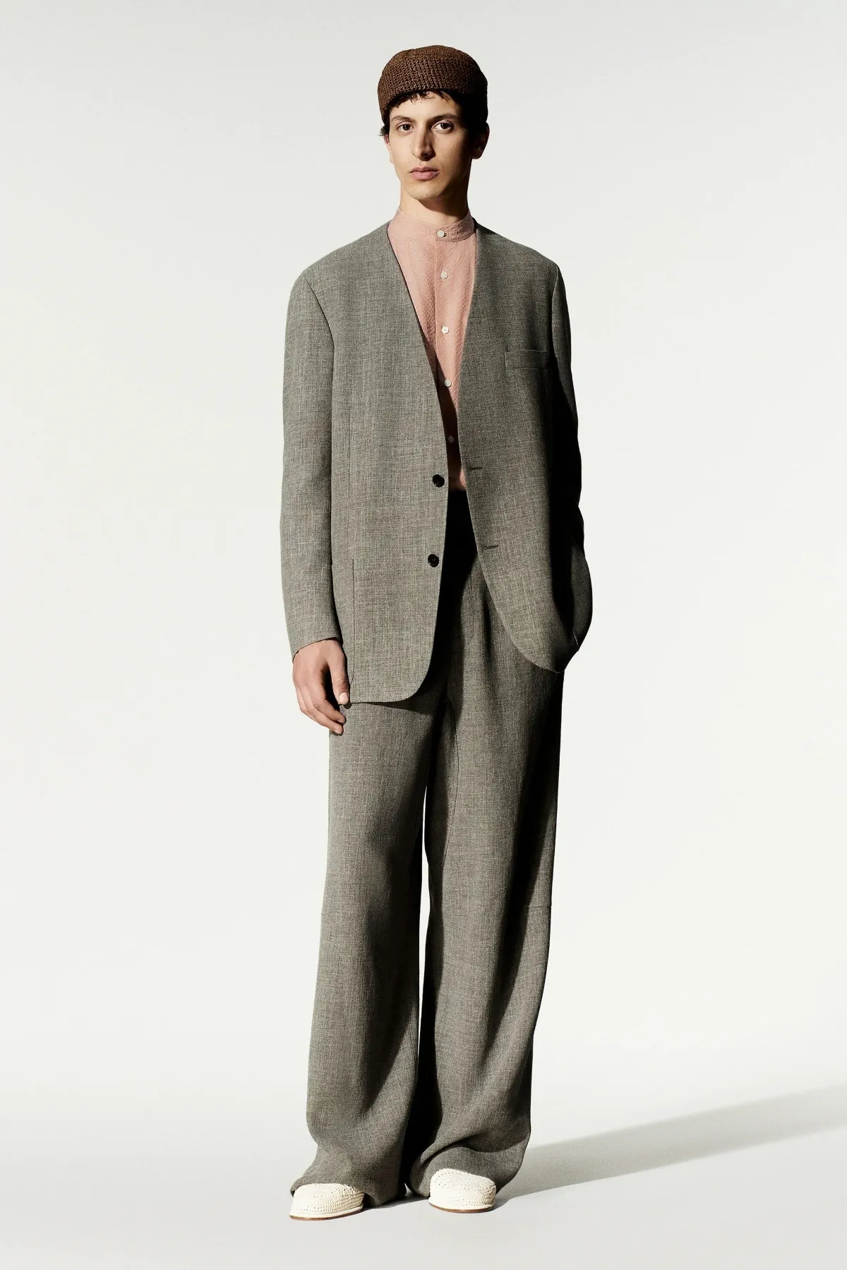 Loro Piana réhabilite l'élégance utile pour l'homme du printemps 2027