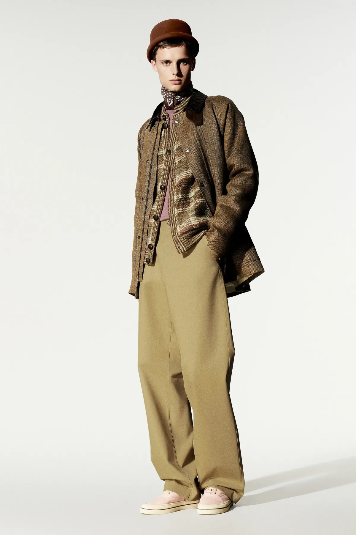 Loro Piana réhabilite l'élégance utile pour l'homme du printemps 2027