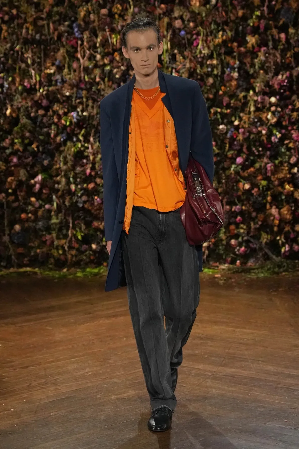 Maison Margiela, printemps 2027 - Glenn Martens cache ses meilleures idées dans un pli
