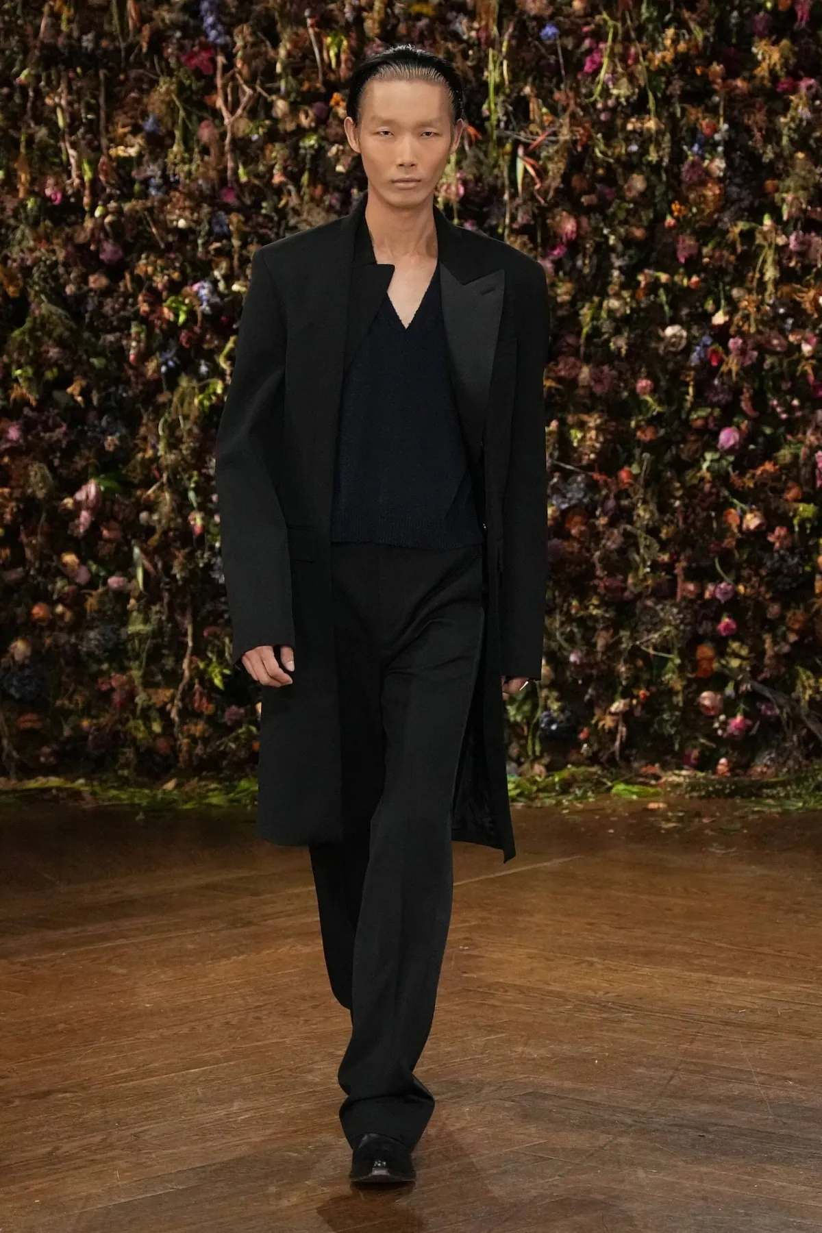 Maison Margiela, printemps 2027 - Glenn Martens cache ses meilleures idées dans un pli