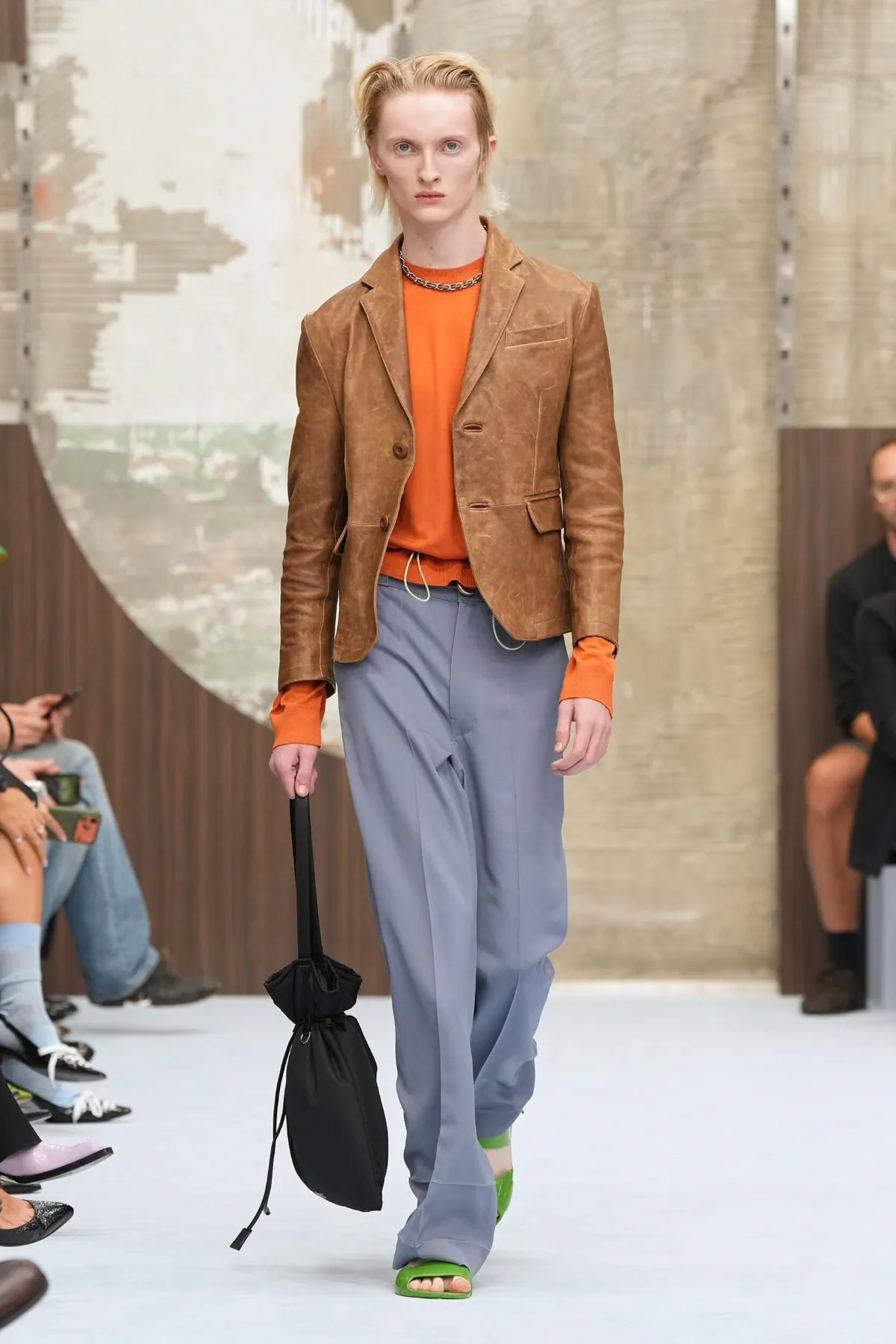 Marni printemps 2027, Meryll Rogge réécrit l’élégance masculine sans hausser le ton