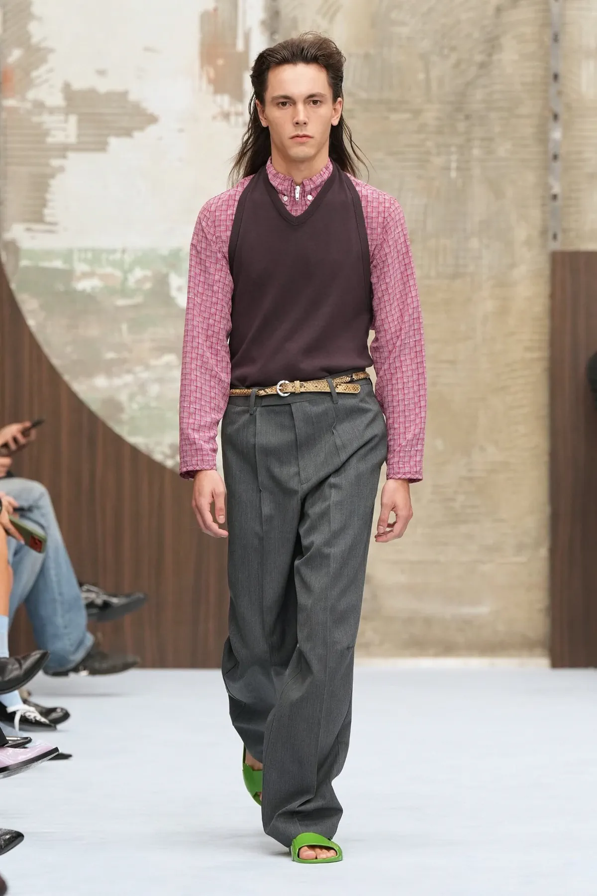 Marni printemps 2027, Meryll Rogge réécrit l’élégance masculine sans hausser le ton