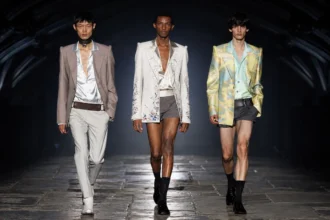 McQueen rentre à Londres : l'homme printemps 2027 troque le glamour parisien pour la rigueur de Savile Row