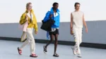 Sur le toit d'un parking milanais, la collection Moschino Printemps 2027 réconcilie l'homme avec la rue