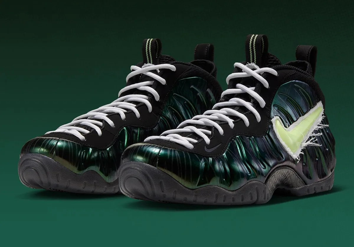 Nike Air Foamposite Pro Mummy Duck 0 Nike Air Foamposite Pro « Mummy Duck », le vestiaire des Oregon Ducks s’ouvre enfin au public
