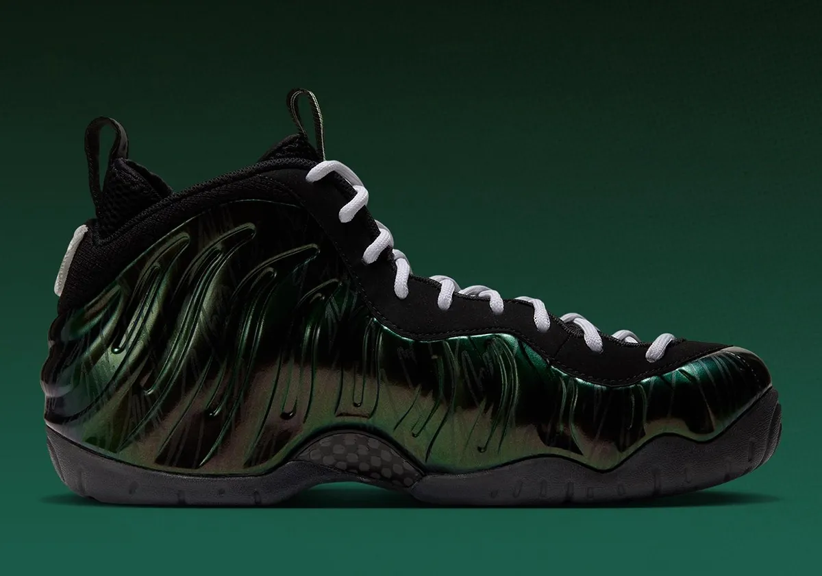 Nike Air Foamposite Pro Mummy Duck 2 Nike Air Foamposite Pro « Mummy Duck », le vestiaire des Oregon Ducks s’ouvre enfin au public