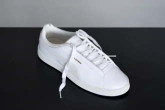 PUMA et Jil Sander font renaître la Speedcat et la Suede sur les podiums milanais
